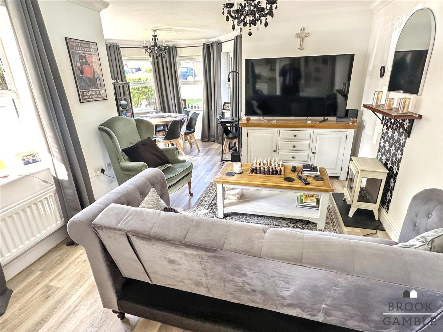 2 Bedroom Flat/Apartment. St. Annes Road in Eastbourne,  3